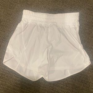 Track That Mid Rise Lined White Lululemon Shorts. Never worn. Size 6. 5”